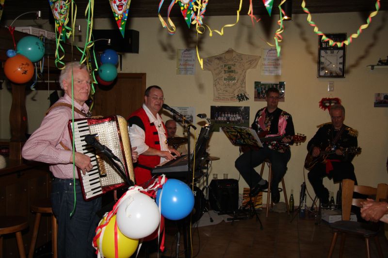 IMG_0268.JPG - Die Bigband der Wanderfreunde.
