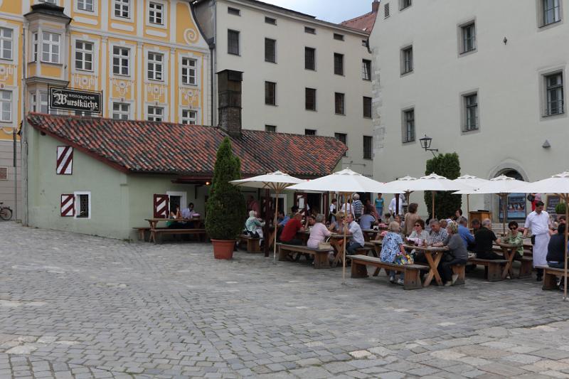 IMG_0217.JPG - ... älteste Bratwurststube der Welt.